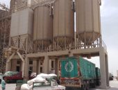 محافظ أسيوط: 6 آلاف طن قمح بصوامع عرب مطير.. واستكمال رصف الطرق بالمراكز