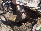 محافظ القاهرة يتفقد أعمال إصلاح كسر ماسورة مياه بالوايلى