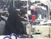 صور.. 4شباب يصنعون "الجينز" بمواصفات عالمية ببورسعيد بدعم"تنمية المشروعات"