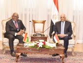 صور.. رئيس برلمان غانا ووفد مرافق له يحضرون جلسة البرلمان