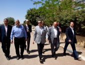 محافظ بنى سويف يتابع أعمال التطوير الجارية بمنطقة كورنيش النيل