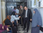 صور.. محافظ الإسكندرية يتفقد مستشفى الحميات و رأس التين