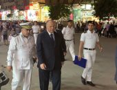 صور.. محافظ القاهرة يقود حملة لإزالة الاشغالات بوسط البلد