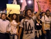 صور .. اساتذة الجامعات والطلاب يتظاهرون ضد قرارات الحكومة البرازيلية