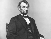 إبراهام لينكولن.. محرر للعبيد أم عنصرى ضد الهنود الحمر؟