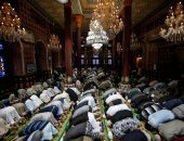 صور.. مسلمو العالم يؤدون صلاة ثانى جمعة فى شهر رمضان الكريم