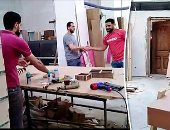 "تنمية المشروعات" يدعم مشروعا أسريا ب650 ألف جنيه.. فوزى وأولاده من نجارين إلى أصحاب مصنع أثاث بالعاشر من رمضان.. ويؤكدون: دائرة أعمالنا توسعت وازدهرت.. وتمويل الجهاز فتح باب رزق جديد بعد غزو "الألوميتال" للسوق