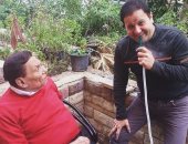 بالشيشة .. إدوارد يحتفل بعيد ميلاد الزعيم عادل إمام: "علمتنا حب الفن والتمثيل"