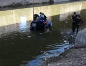 نجاة شخص وابنته من الغرق بعد سقوط سيارتهما في ترعة المريوطية
