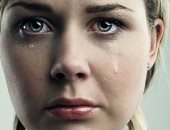 كيف يؤثر كتم الدموع على صحتك النفسية؟