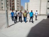 صور.. رئيس جهاز القاهرة الجديدة يتواصل مع السكان فى بث مباشر على فيس بوك