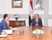 "التحول الرقمى" ضمن أولويات الرئيس.. السيسى يبحث خطة استخدام تطبيقات التكنولوجيا بجميع التعاملات والخدمات الحكومية.. ويوجه بتحديث الإجراءات الضريبية وتطبيق الشمول المالى.. ومعيط: إلغاء التعامل بالشيكات الورقية