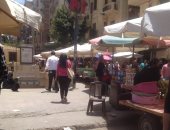 الباعة الجائلون يغلقون شارع إسماعيل أباظة.. والأهالى يطالبون بمكافحة الظاهرة
