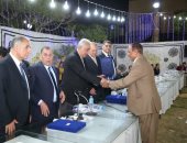 سامح عاشور يشارك في حفل إفطار وتكريم شيوخ المهنة بالسويس
