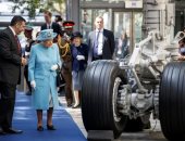 صور.. الملكة إليزابيث تحتفل بمئوية شركة الخطوط الجوية البريطانية