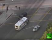 فيديو.. أمريكية تهرب من الشرطة وتقود سيارة كلاب بسرعة جنونية وسط المدينة