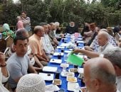 صور.. قبطى يقيم مائدة إفطار لـ800 صائم بمدينة سرس الليان فى المنوفية