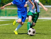دراسة: لاعبو كرة القدم المحترفين يواجهون مخاطر الوفاة بسبب الإصابات