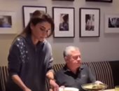 فيديو.. أجواء رمضانية تخيم على إفطار الملك عبد الله عاهل الأردن وأسرته