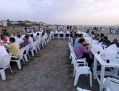 صور .. الإفطار على الشواطئ و"البط بالمورتة" أشهر عادات الدمايطة فى رمضان
