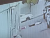 فيديو.. رجل صينى ينقذ طفلا سقط من الطابق الخامس بأعجوبه