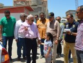 محافظ بورسعيد يوجه بسرعة الانتهاء من إنشاء الكورنيش الجديد على قناة الاتصال