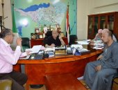 رئيس مياه الفيوم يبحث مشكلات انقطاع المياه مع المواطنين