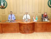 محافظ المنوفية يعقد اجتماعا لمناقشة لوضع حلول لمشاكل قطاع الطرق
