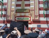 صور.. وصول جثمان مدير أمن أسيوط لمسجد عمر مكرم لأداء صلاة الجنازة