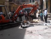 إصلاح هبوط أرضى غرب الإسكندرية لتحقيق السيولة المرورية
