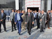 رئيس الوزراء يطمئن على تجهيزات استاد القاهرة استعدادًا لـ"الأمم الإفريقية"