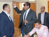 نائب رئيس جامعة أسيوط يتفقد لجان امتحانات نهاية العام بكلية التربية الرياضية