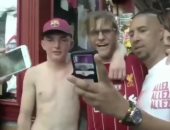 صور.. شبيه كلوب يحتفل وسط جماهير ليفربول فى شوارع مدريد