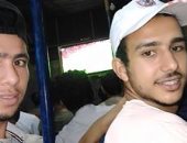 "الكورة فى دمنا".. شباب الريف ببنى سويف يتابعون مباراة ليفربول على المقاهى