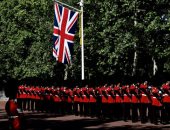 صور.. بروفات الحرس البريطانى استعدادا للاحتفال بعيد ميلاد الملكة إليزابيث