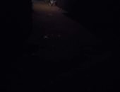 الظلام يخيم على قرية الخضيرات بسبب تلف أعمدة الإنارة منذ 3 أشهر