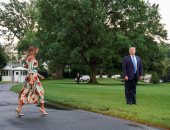 صور.. ترامب وزوجته ميلانيا يغادران الولايات المتحدة فى طريقهما إلى لندن