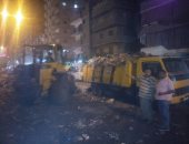 صور .. حملة مسائية لمطاردة نباشين القمامة بشرق الاسكندرية 