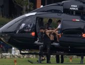 صدق أو لا تصدق.. نيمار يصل مران البرازيل بطائرة هليكوبتر.. صور 