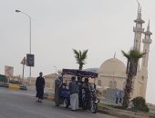 موتوسيكل بصندوق وسيلة مواصلات غير أمنة تظهر فى شوارع الشيخ زايد