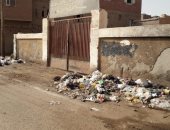 قارئ يشكو من انتشار أكوام القمامة بقرية بالحواتكه محافظه أسيوط