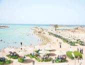 صور.. توافد المواطنين على شواطئ البحر الأحمر ثانى أيام العيد 