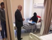 4 طالبات بجامعة أسوان يؤدين الامتحان داخل المستشفى بعد تعرضهن لحادث