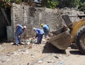 صور.. حملة لرفع المخلفات من حرم السكة الحديد وسط الإسكندرية