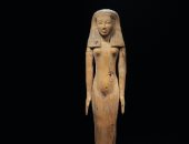  شاهد قبل البيع.. تمثال خشبى لربة منزل مصرية يقدر ثمنه بـ 60 ألف جنيه استرلينى