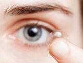طبيب عيون يوضح طرق حماية القرنية لمستخدمي العدسات اللاصقة