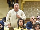 برلمانى: التوك توك أساس الجرائم.. ورئيس المجلس مازحا: "هما اللى نجحوك"
