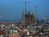 شاهد.. مدينة برشلونة تستكمل بناء كنيسة تأخر بناؤها 117 عاما