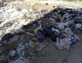 صور .."اضبط مخالفة" انتشار القمامة بمنطقة عمارات" الشيخ حسين" بقنا