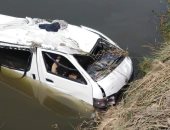 صور.. مصرع 7 أشخاص وإصابة 16 آخرين فى تصادم نقل مع ميكروباص بالبحيرة